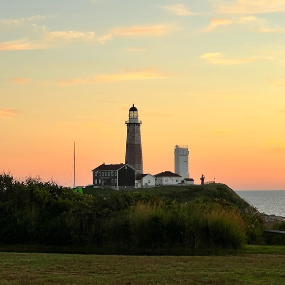 Meet your Posher, Michelle - Picture 2 of 3